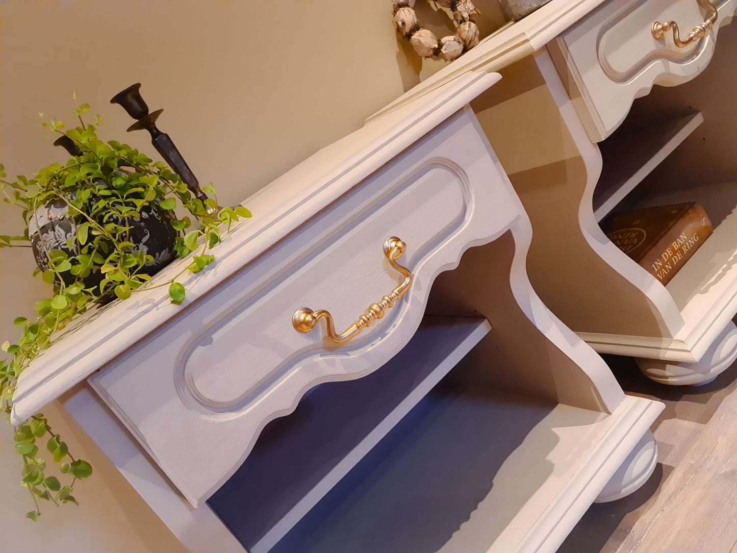 Nachtkastjes in zandkleur De Goei Kamer