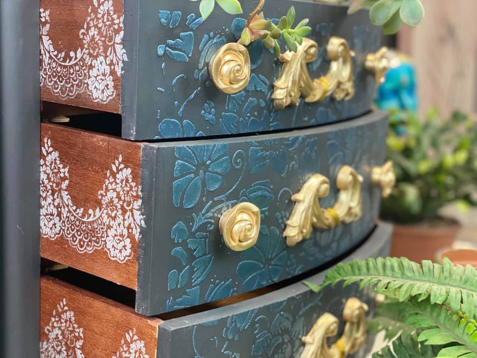 Water lily flowers (50x50cm) - Redesign with Prima - Stencil Woodubend