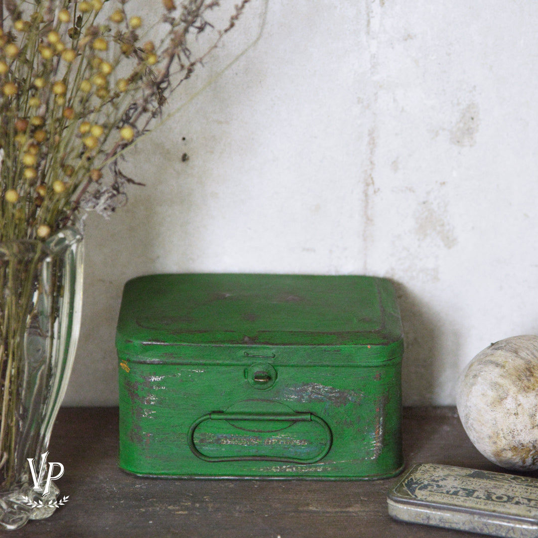 Vintage Paint BRIGHT GREEN